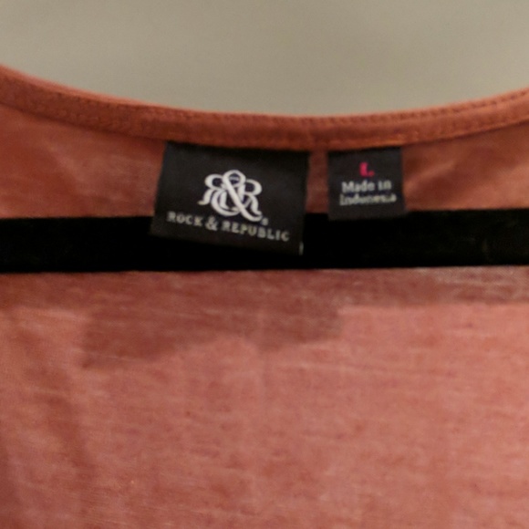 Cute fringe tank top with cutout details - Picture 2 of 2